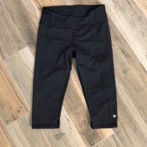 Women Lululemon capris